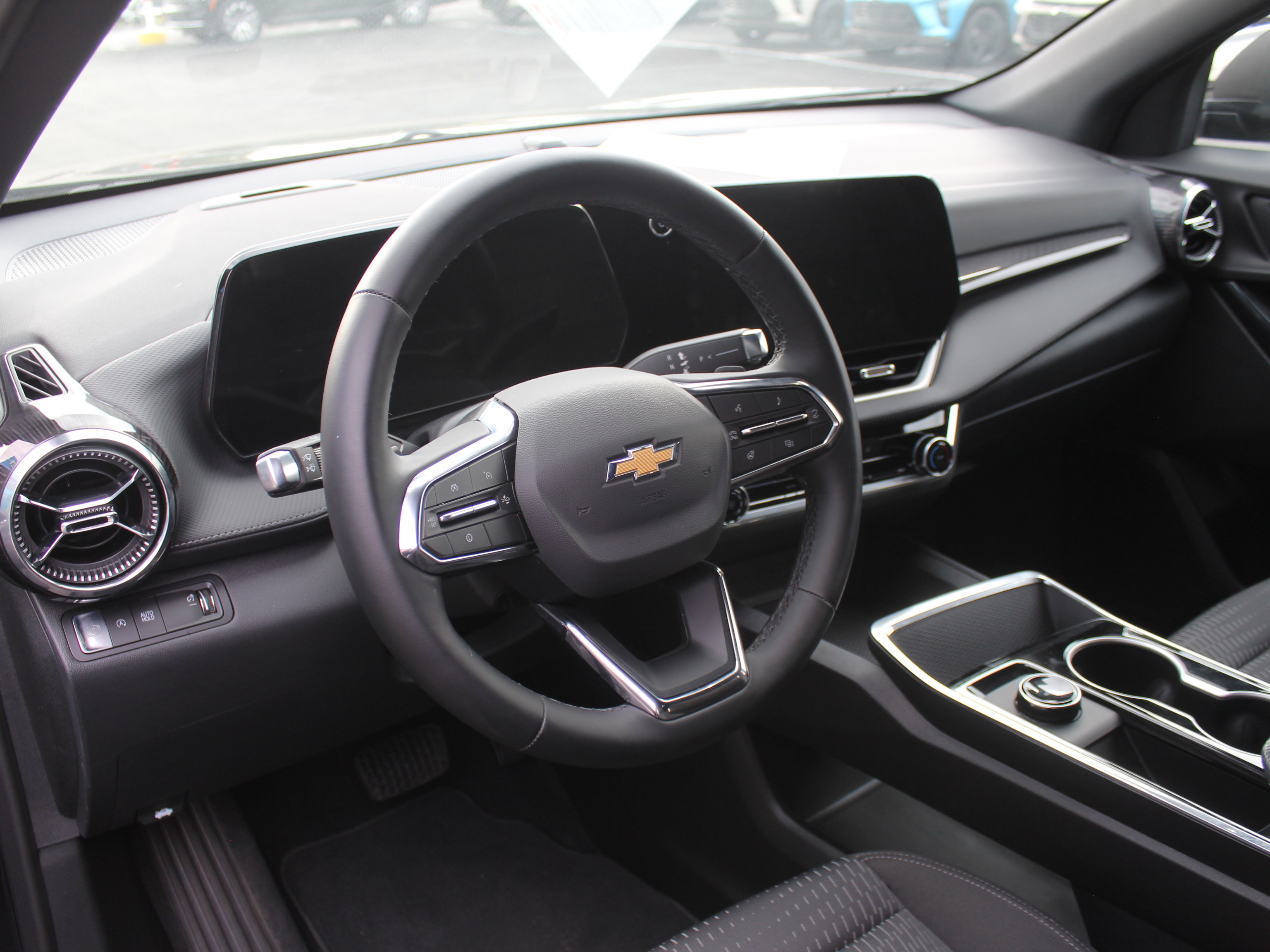 Used 2026 Chevrolet Equinox LT FWD image 14