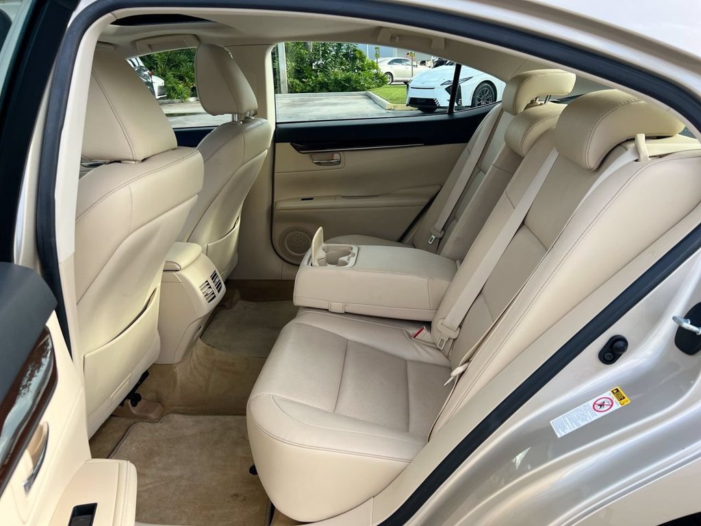 Used 2015 Lexus ES 350 w/ Luxury Package FWD image 19