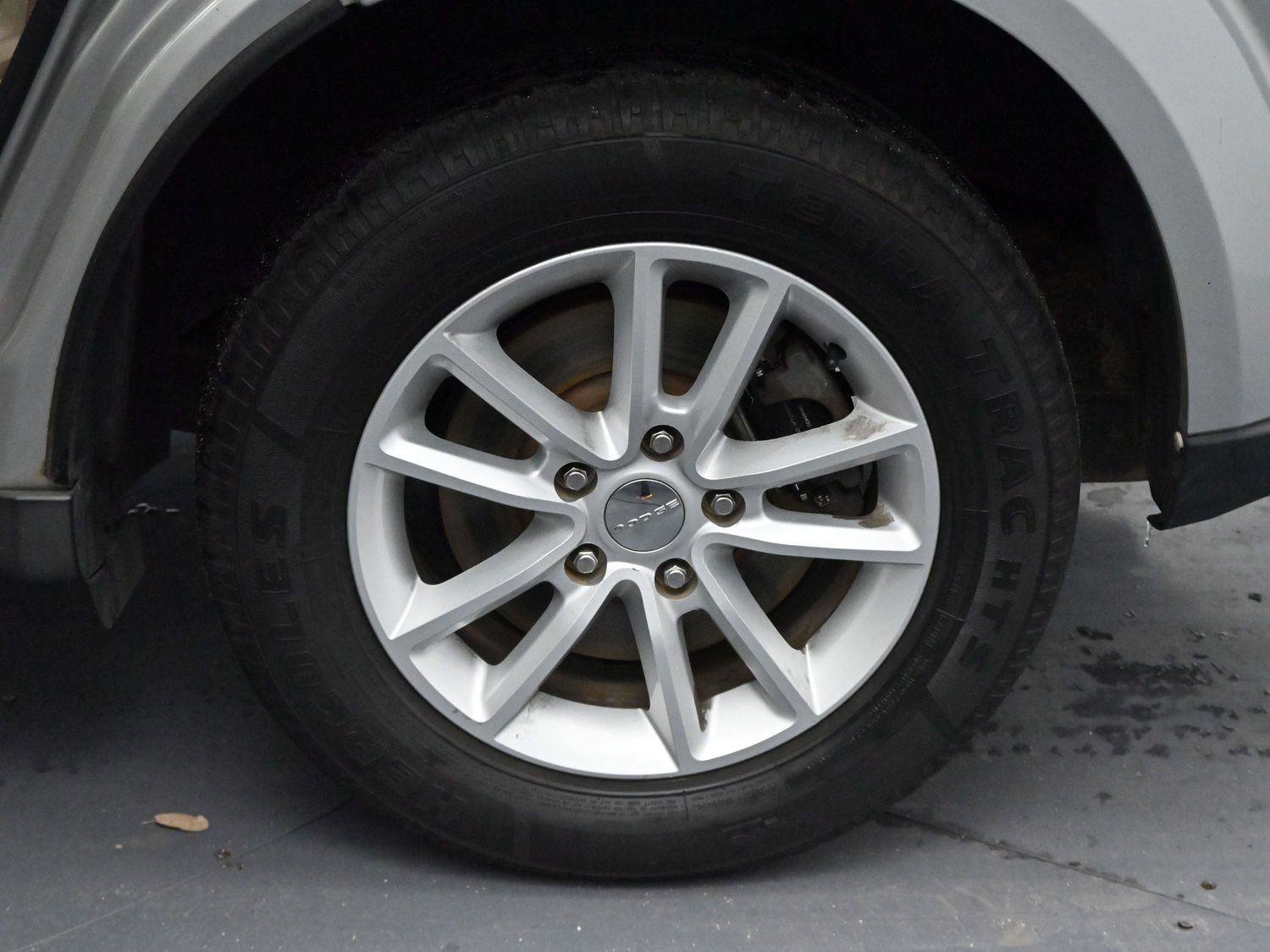 Used 2013 Dodge Journey SXT w/ Flexible Seating Group image 30