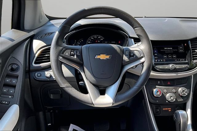 Used 2022 Chevrolet Trax LT w/ LT Convenience Package AWD/4WD image 5