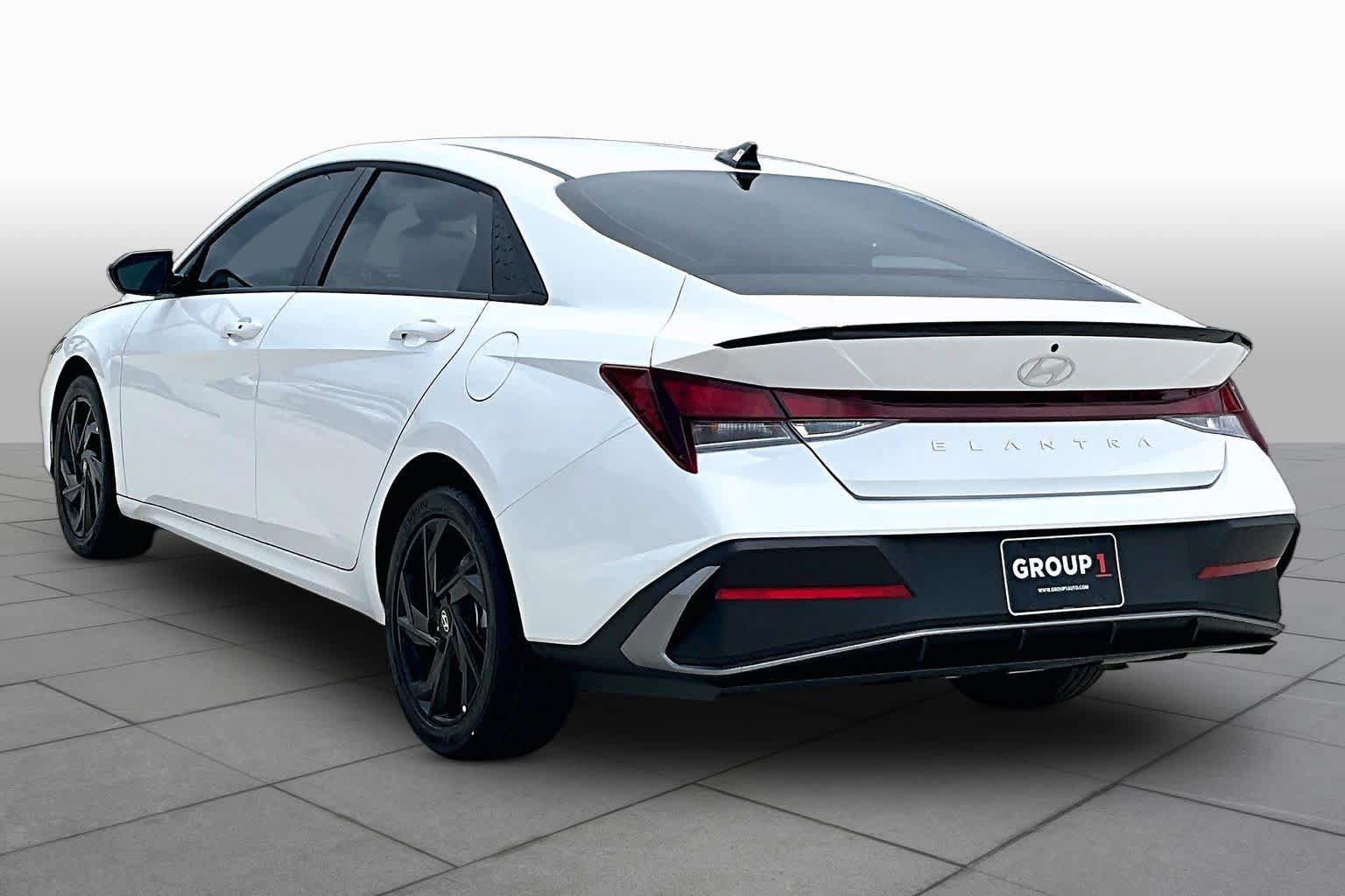 Used 2026 Hyundai Elantra Sport FWD image 11
