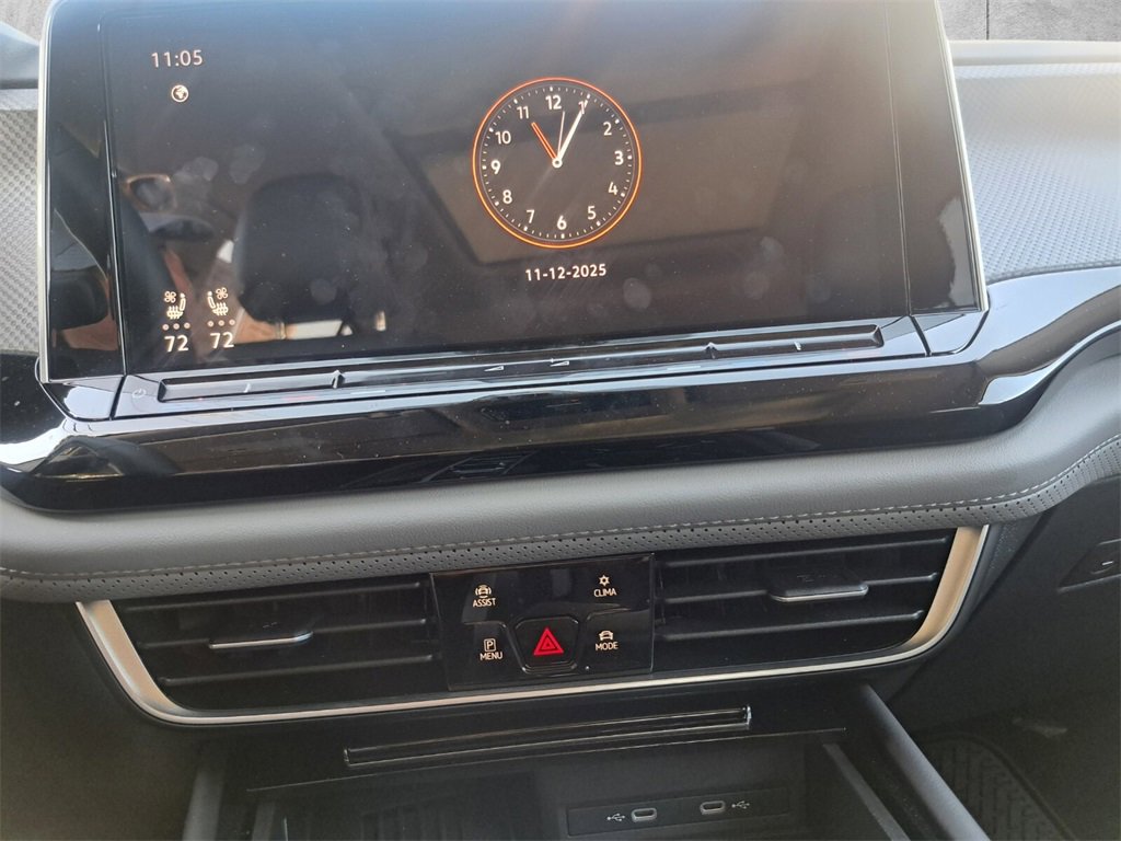 Used 2025 Volkswagen Atlas Peak Edition SE image 9