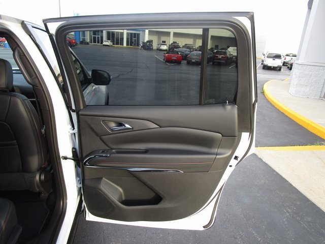 New 2026 Chevrolet Traverse Z71 w/ Driver Confidence Package image 24