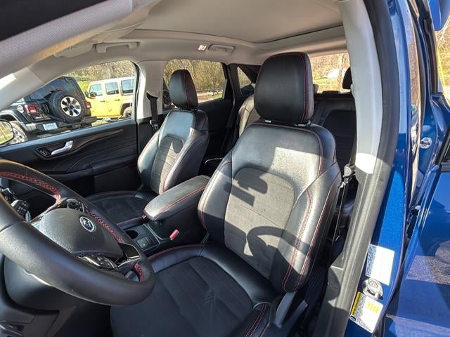 Used 2022 Ford Escape SEL w/ SEL Stealth AWD Package image 15
