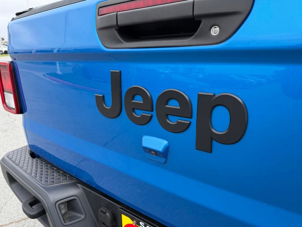 Used 2022 Jeep Gladiator Sport AWD/4WD image 11