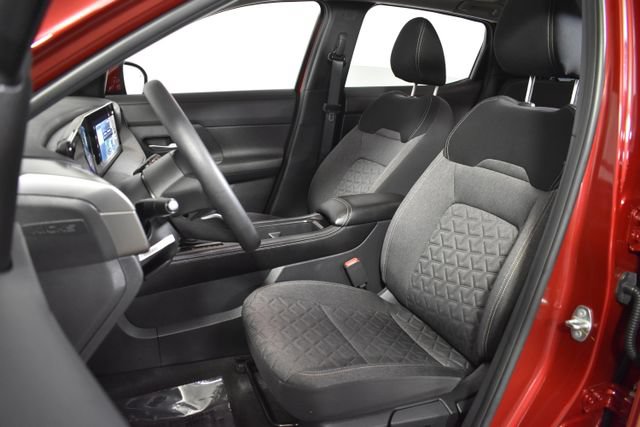 Certified 2025 Nissan Kicks SV w/ SV Premium Package AWD/4WD image 9