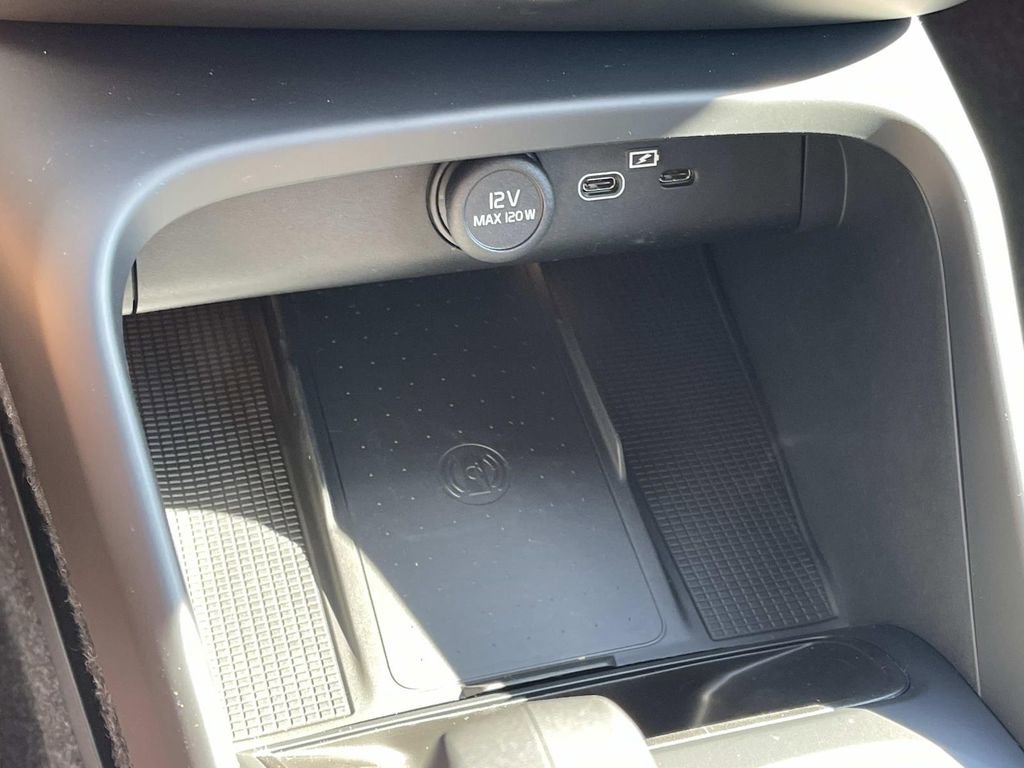 New 2026 Volvo XC40 B5 Core w/ Climate Package image 29