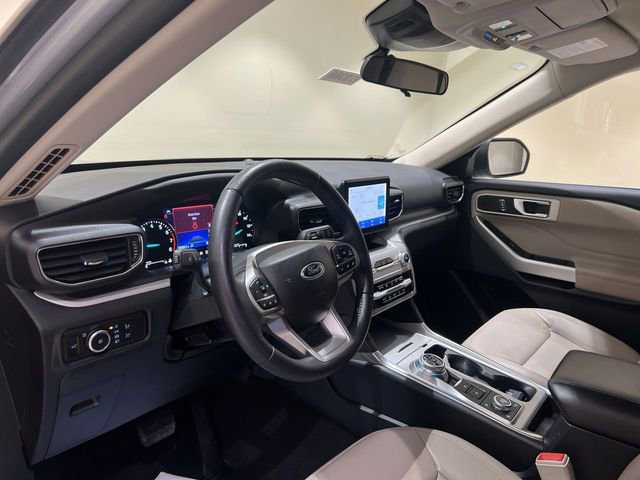Certified 2023 Ford Explorer XLT w/ Equipment Group 202A image 9