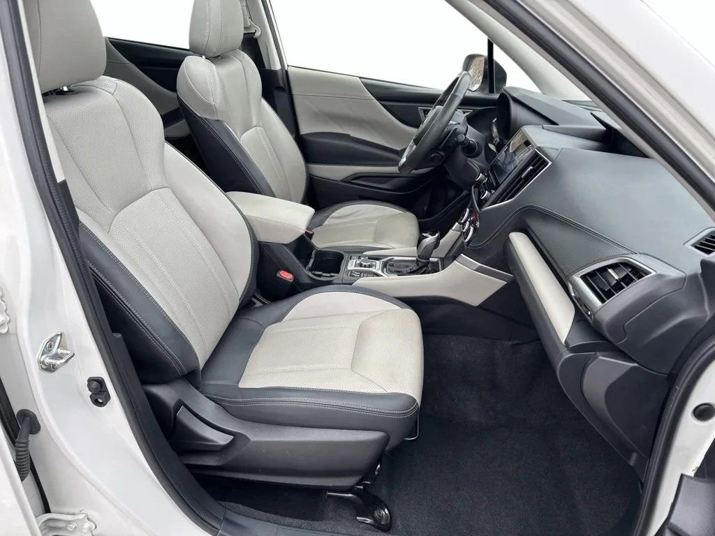 Used 2023 Subaru Forester Limited image 32