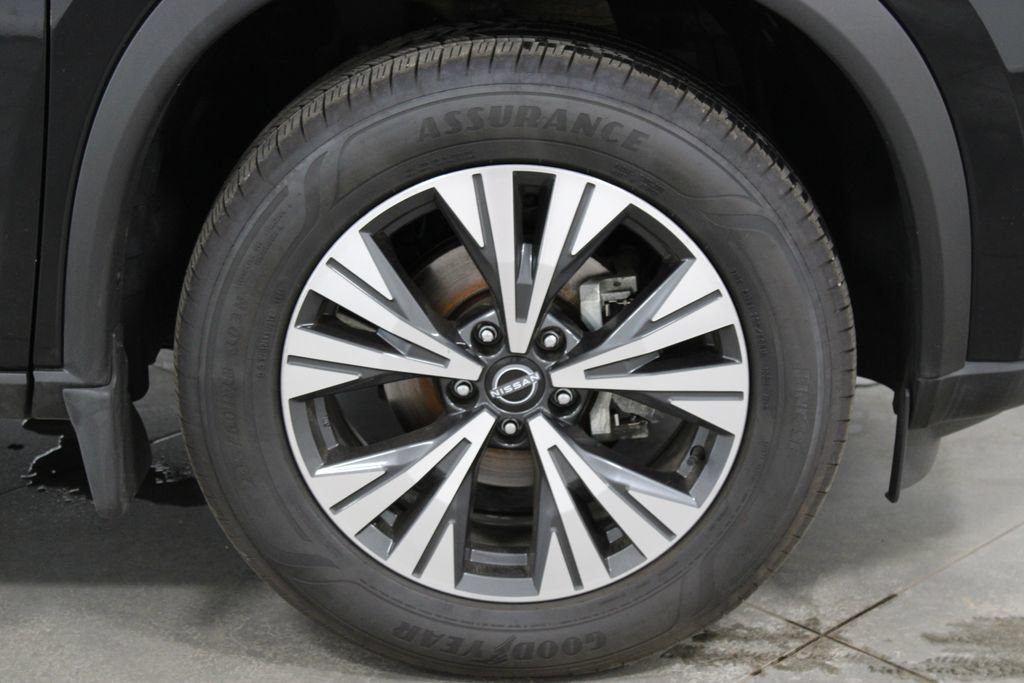 Used 2023 Nissan Rogue SV AWD/4WD image 14
