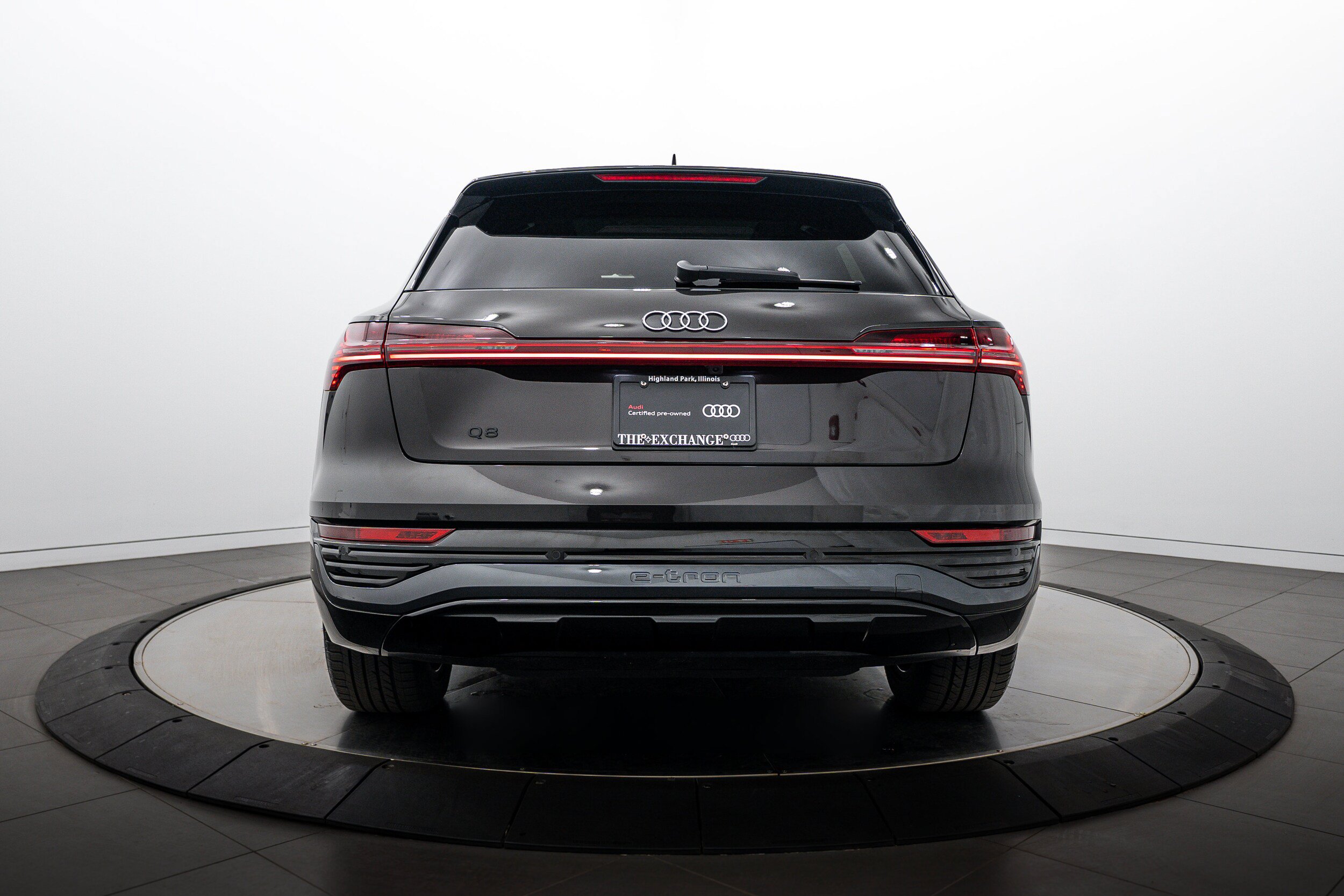 Certified 2024 Audi Q8 e-tron Premium AWD/4WD image 21
