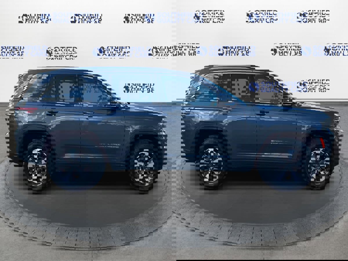 Used 2023 Jeep Grand Cherokee 4WD 4xe image 8