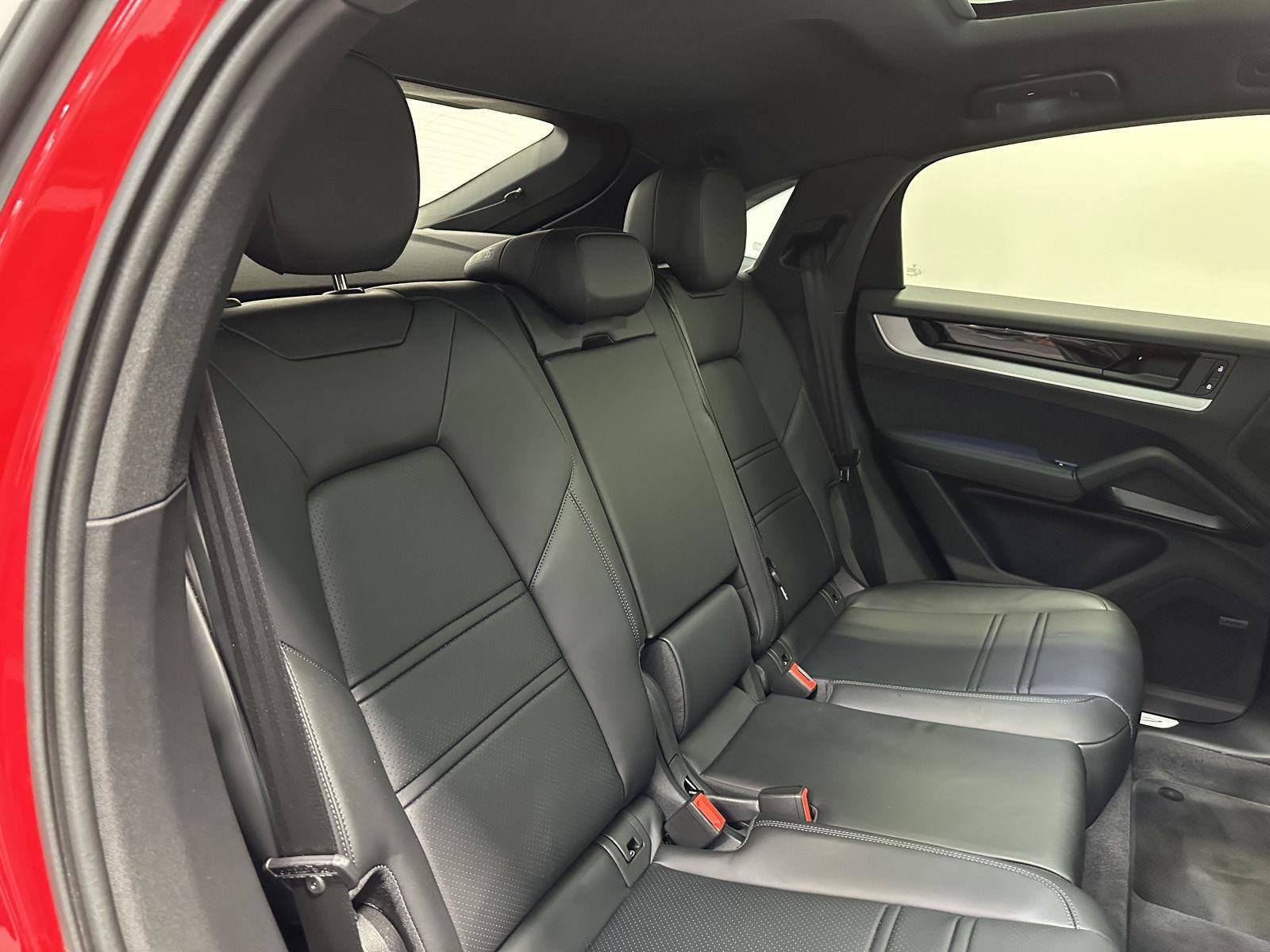 Certified 2026 Porsche Cayenne Coupe AWD/4WD image 42