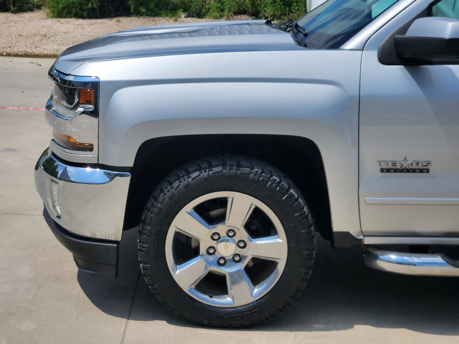 Used 2018 Chevrolet Silverado 1500 LT w/ Texas Edition RWD image 10