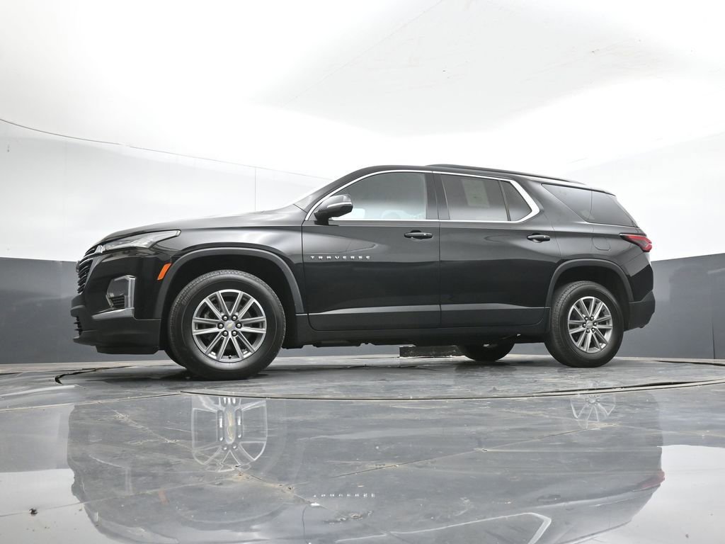 Used 2023 Chevrolet Traverse LT image 43