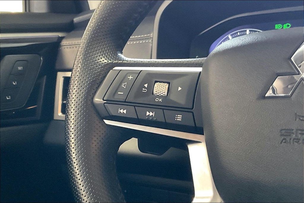 Used 2024 Mitsubishi Outlander SEL FWD image 8