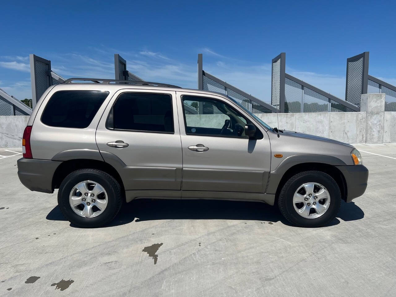 Used 2001 MAZDA Tribute LX AWD/4WD image 4