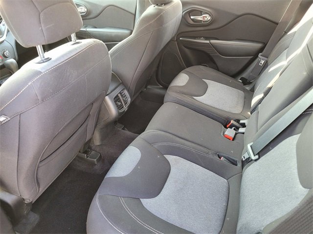 Used 2017 Jeep Cherokee Sport image 13