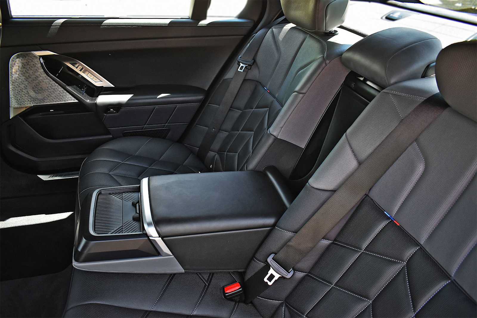 Used 2024 BMW 760i xDrive AWD/4WD image 18