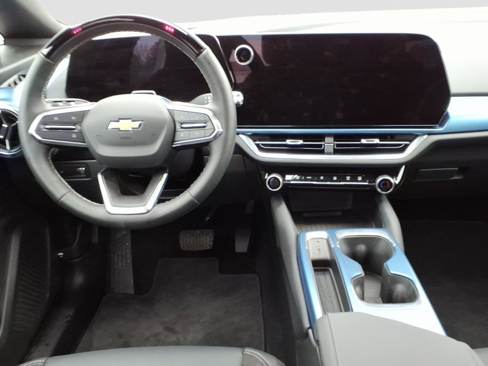 Used 2024 Chevrolet Equinox EV LT w/ Active Safety Package 3 image 8
