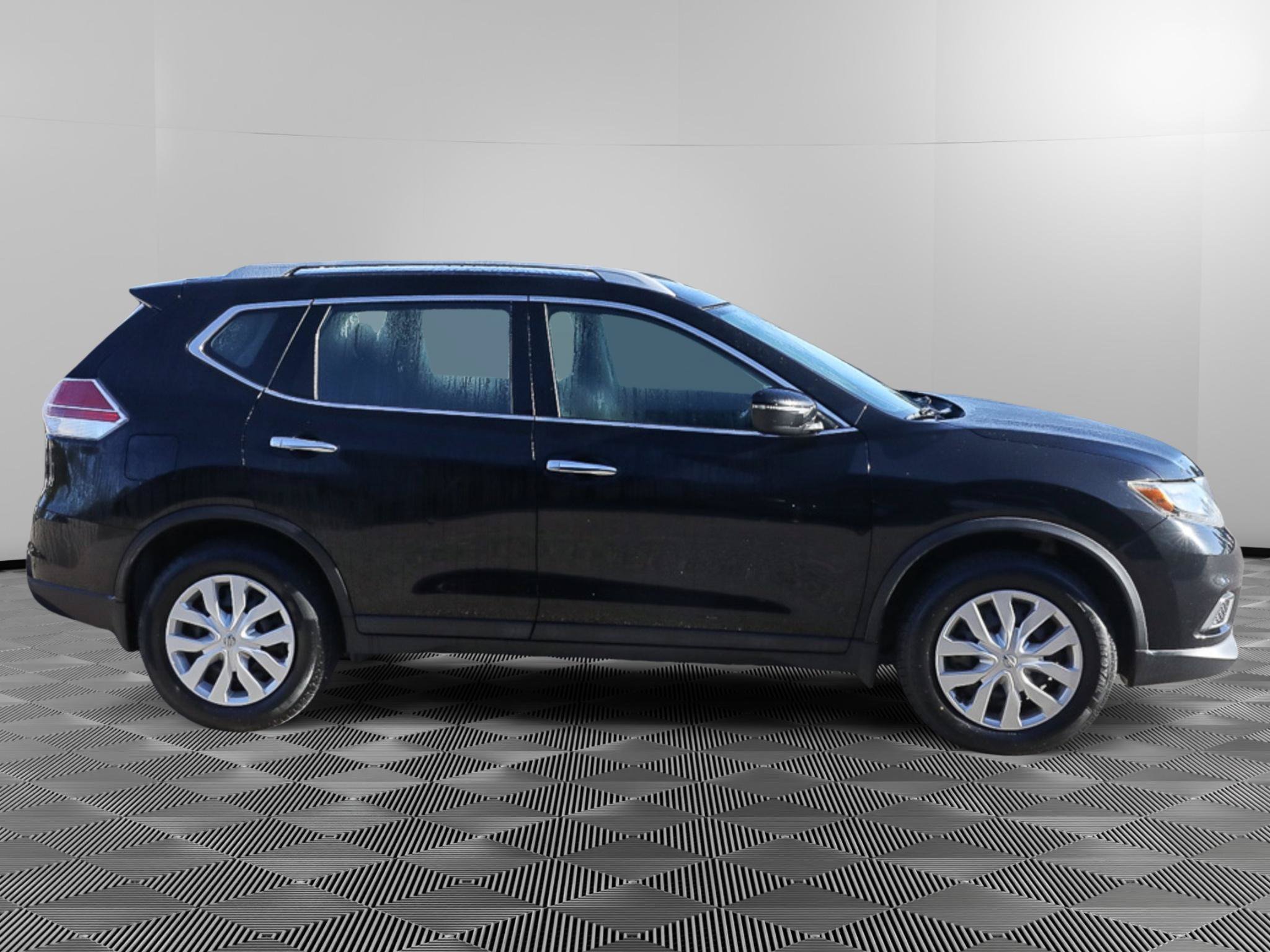 Used 2016 Nissan Rogue S FWD image 9