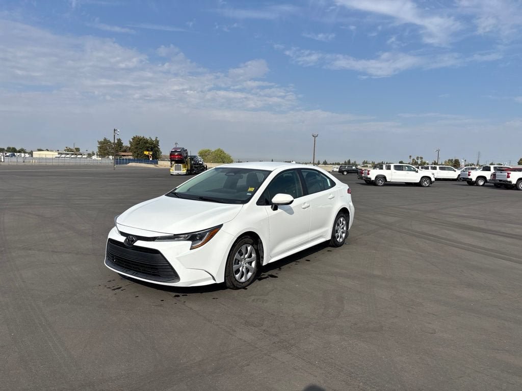 Used 2024 Toyota Corolla LE FWD image 2