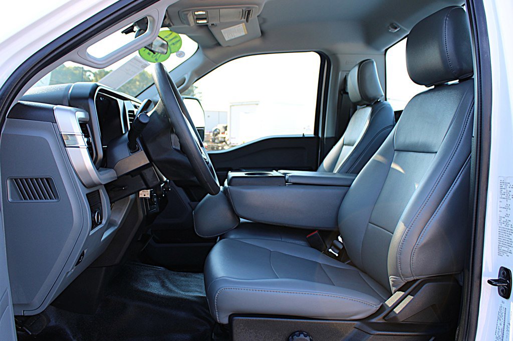 Used 2024 Ford F550 4x4 Regular Cab Super Duty image 19