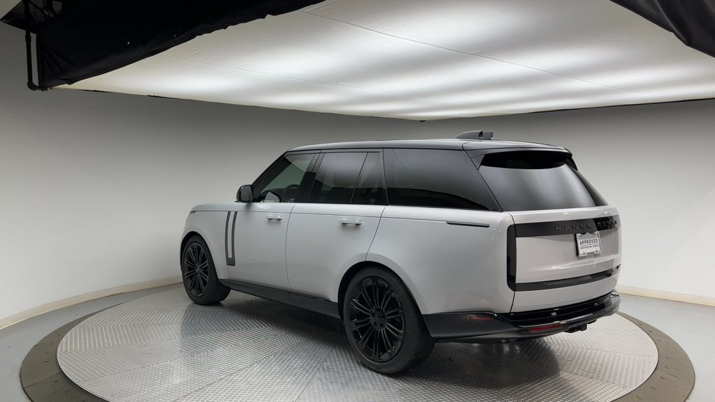 Certified 2026 Land Rover Range Rover SE AWD/4WD image 4