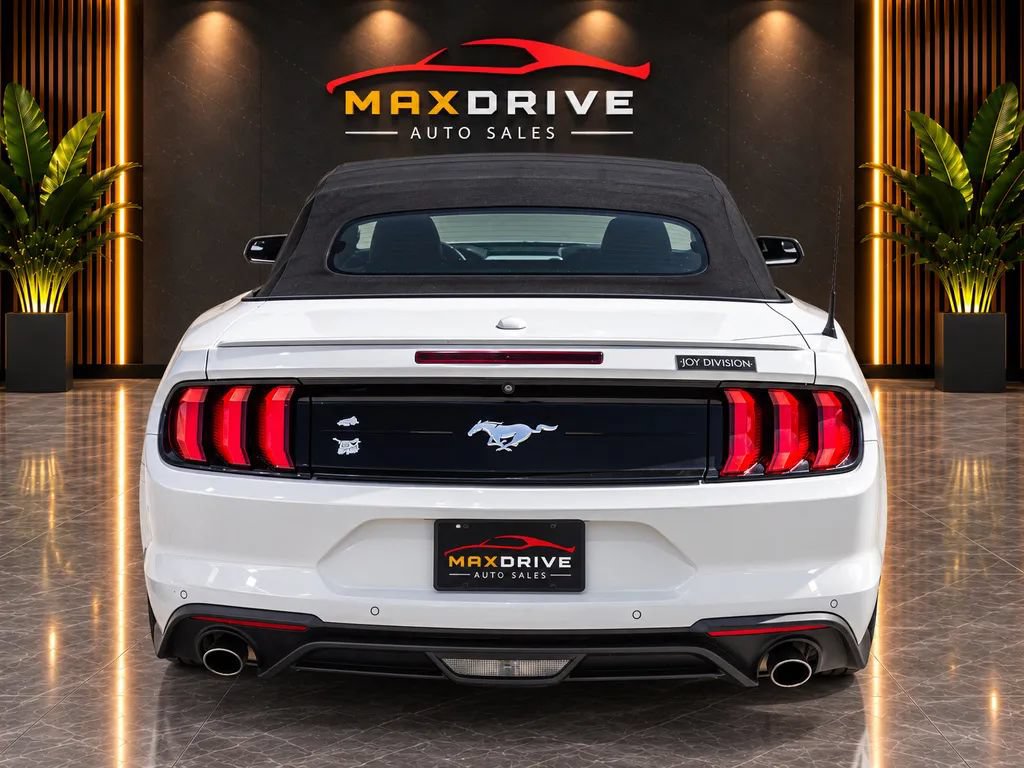 Used 2018 Ford Mustang Premium RWD image 7