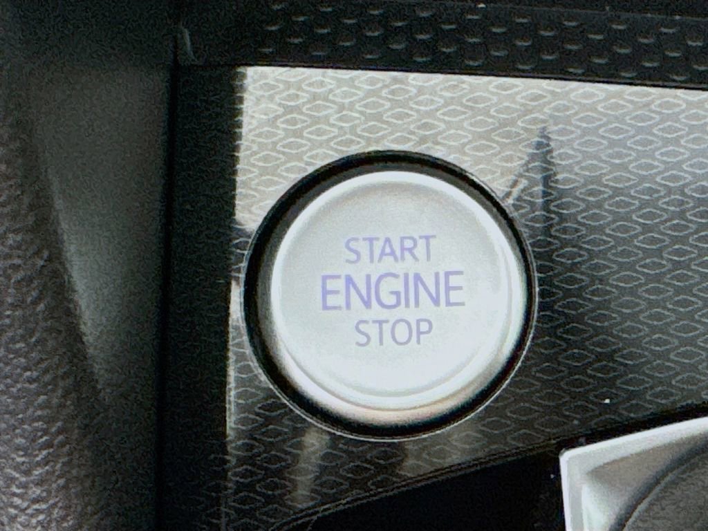 Used 2025 Volkswagen Taos SE image 20