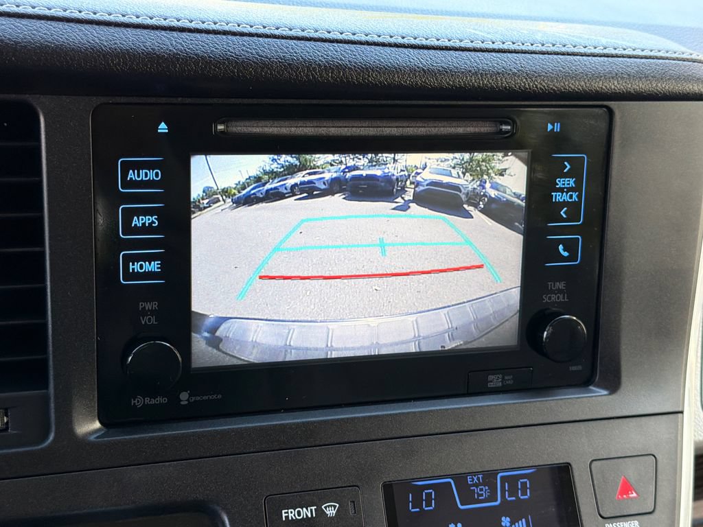 Used 2015 Toyota Sienna XLE Premium FWD image 29