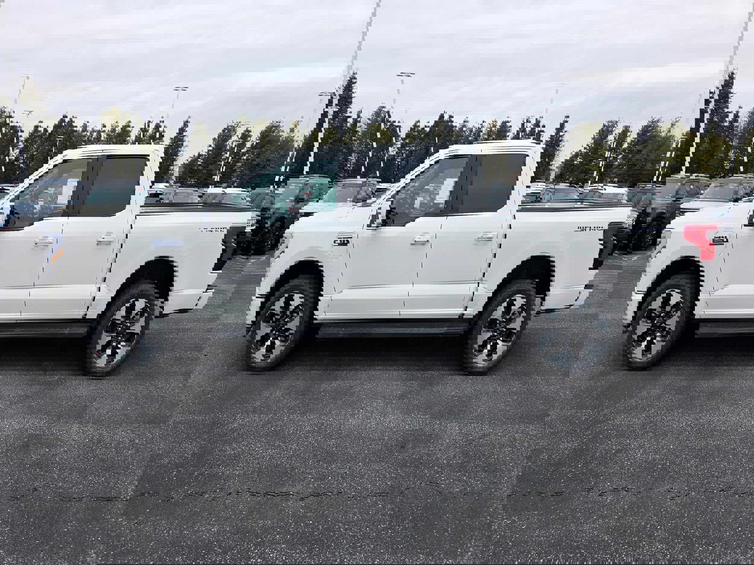 New 2025 Ford F150 Lightning Platinum video 2