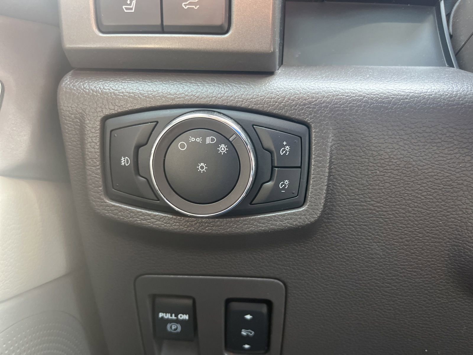 Used 2018 Ford Expedition Max XLT w/ Equipment Group 202A image 12