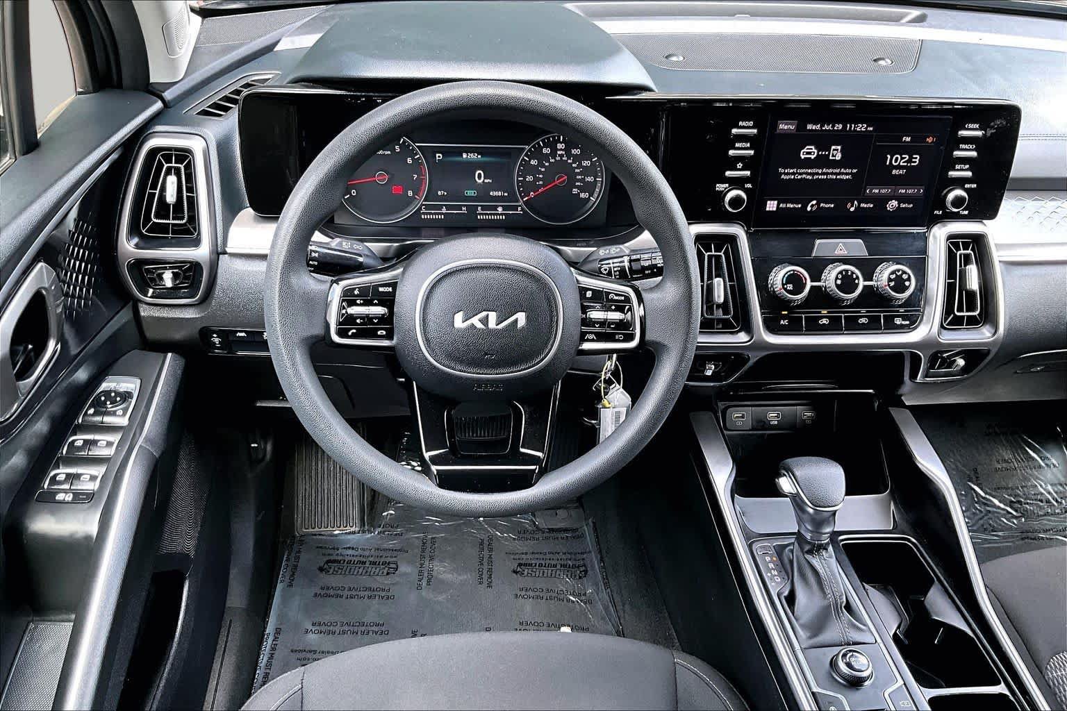 Used 2023 Kia Sorento LX FWD image 6