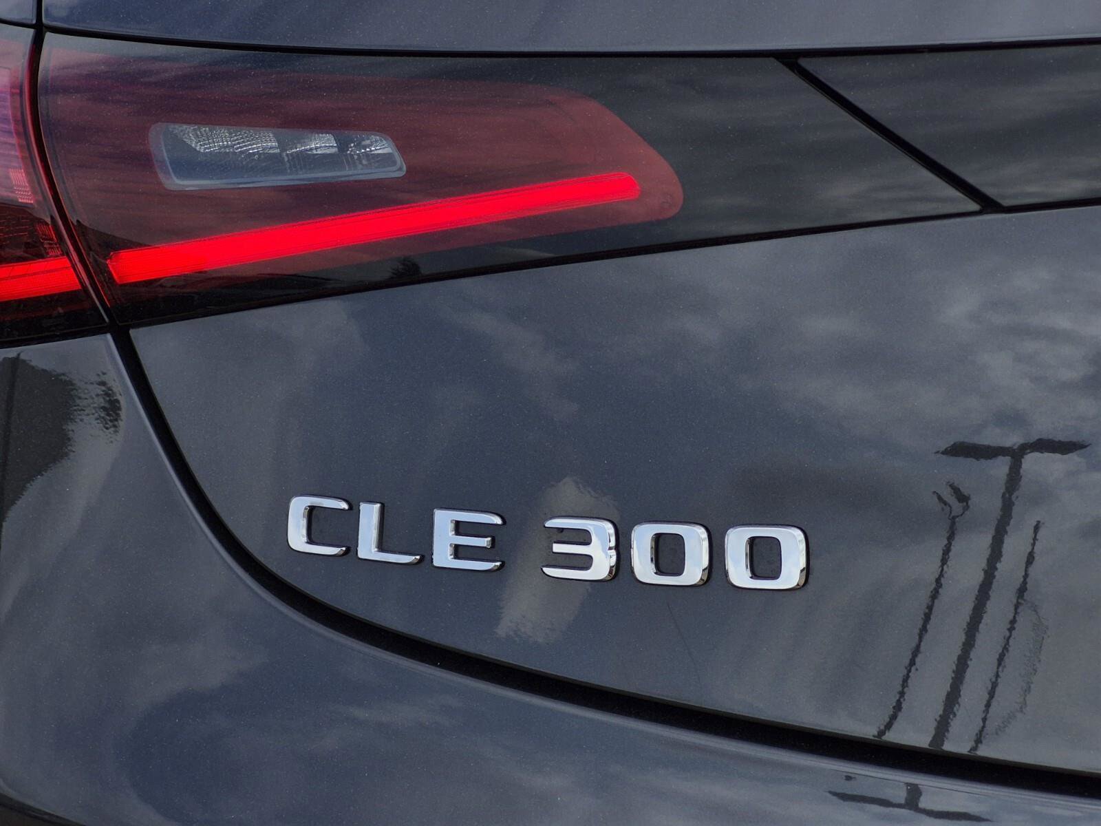 Used 2024 Mercedes-Benz CLE 300 4MATIC Cabriolet image 9