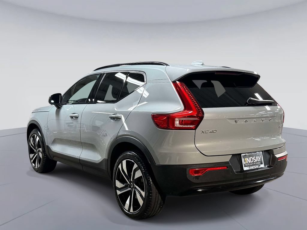 Used 2024 Volvo XC40 B5 Ultimate w/ Protection Package Premier AWD/4WD image 12