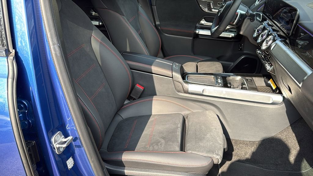 Certified 2024 Mercedes-Benz GLB 250 image 11