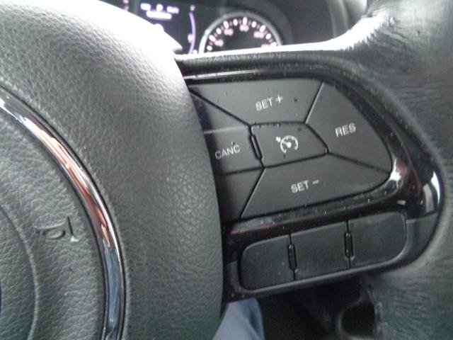 Used 2017 Jeep Renegade Altitude image 28