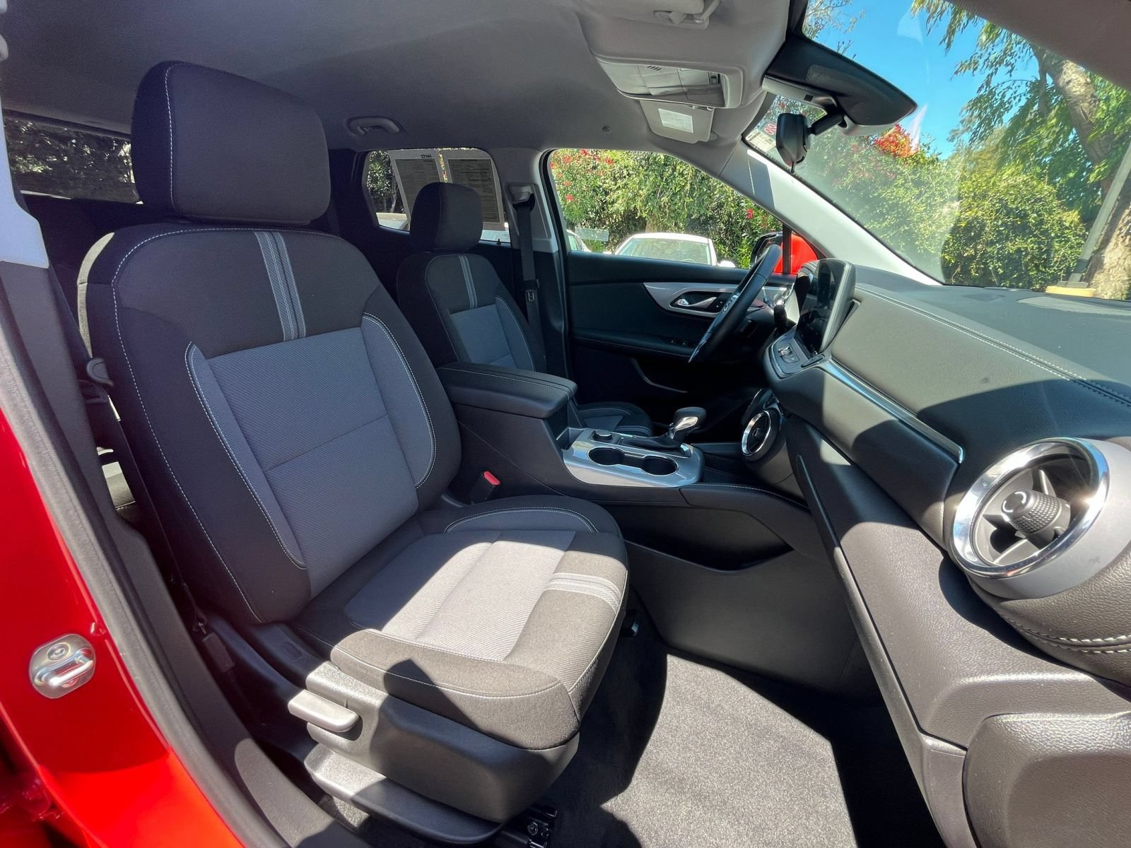 Used 2026 Chevrolet Blazer LT FWD image 36
