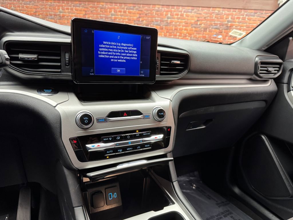 Used 2022 Ford Explorer XLT image 19