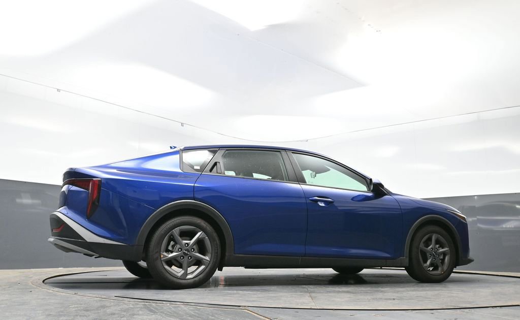 Used 2025 Kia K4 FWD image 46