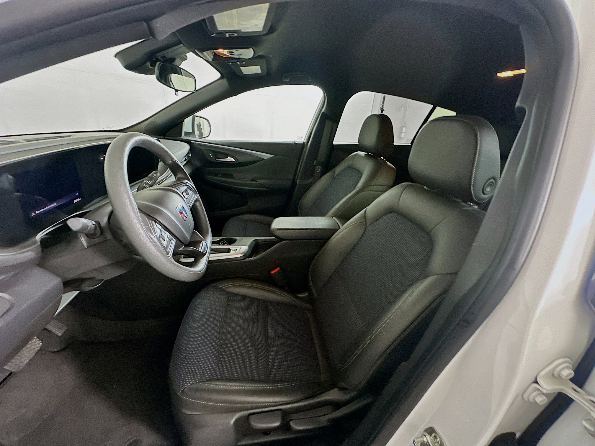 Used 2025 Buick Envista Preferred FWD image 13