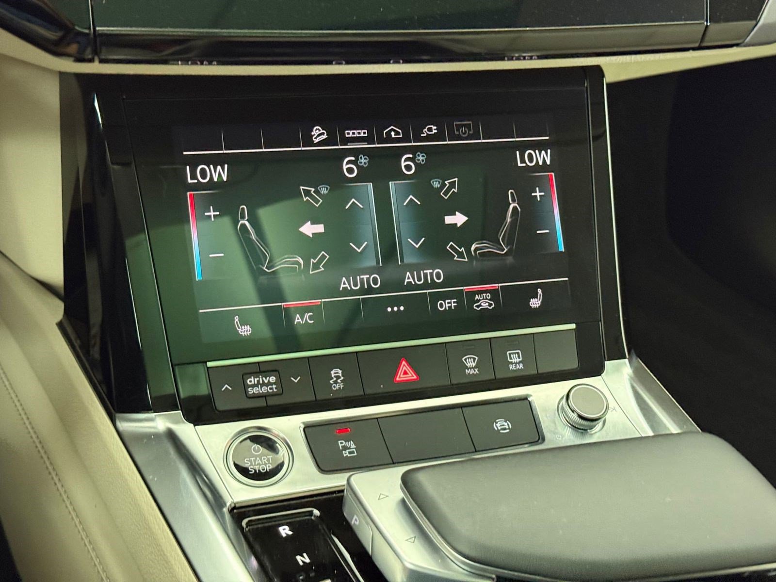 Used 2022 Audi e-tron Premium w/ Interior Protection Package image 29