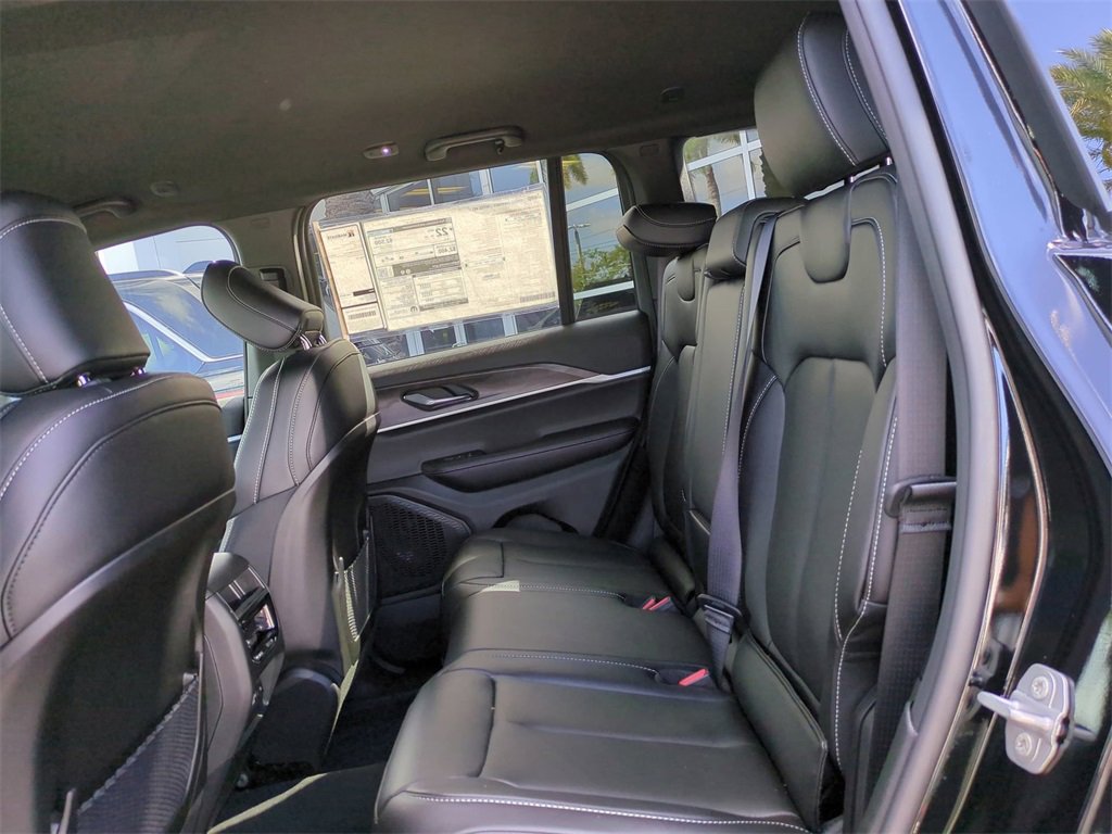New 2025 Jeep Grand Cherokee Limited image 15