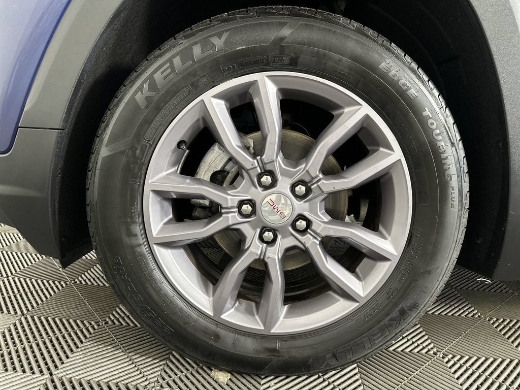 Used 2023 GMC Terrain SLT AWD/4WD image 35