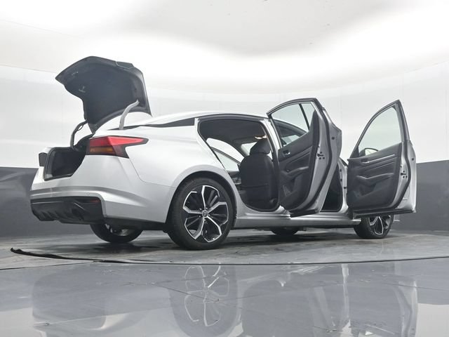 Used 2023 Nissan Altima 2.5 SR FWD image 53
