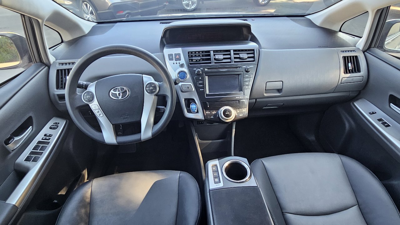 Used 2012 Toyota Prius V Five image 19