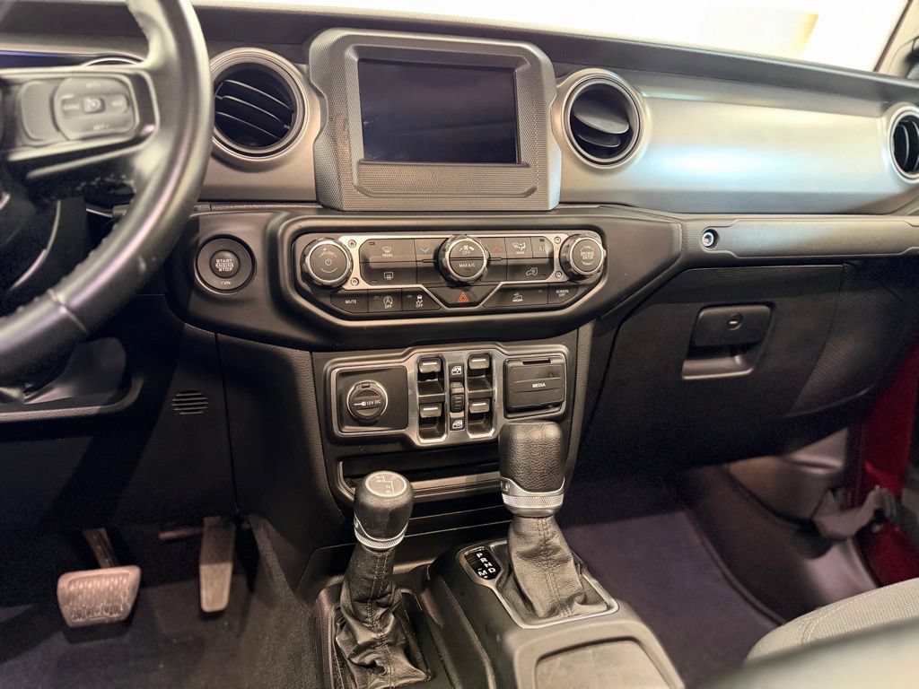 Used 2022 Jeep Gladiator Sport AWD/4WD image 14
