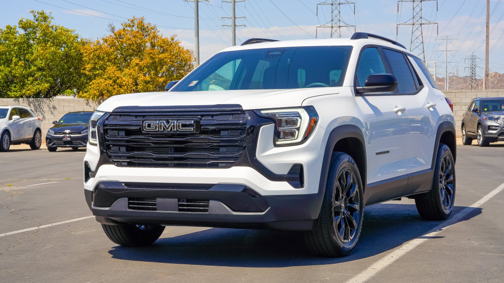 New 2027 GMC Terrain Elevation w/ Black Edition FWD image 2