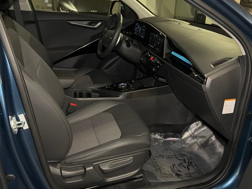 Certified 2024 Kia Niro Wind w/ Wind Preserve Package FWD image 13